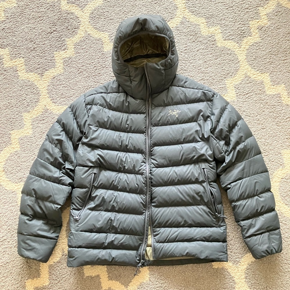 Men’s size large Arc’teryx Thorium AR Down Hoodie. Color is glitch.